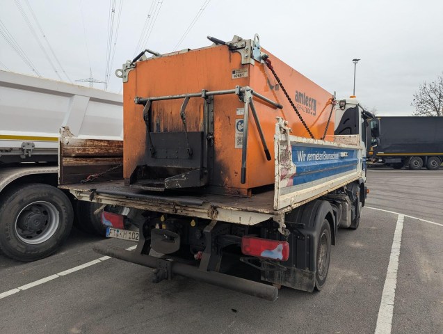 WhatsApp Image 2025-11-28 at 10.52.45